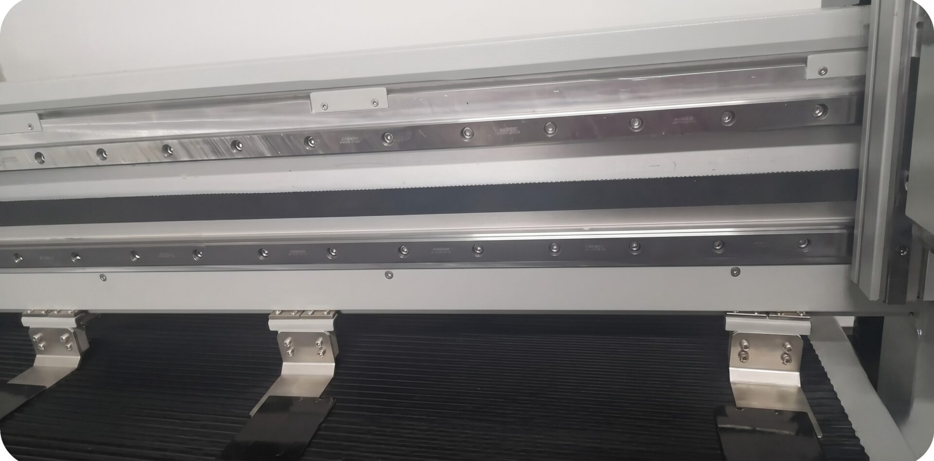 eliminación estática con aluminio en impresoras taimes con